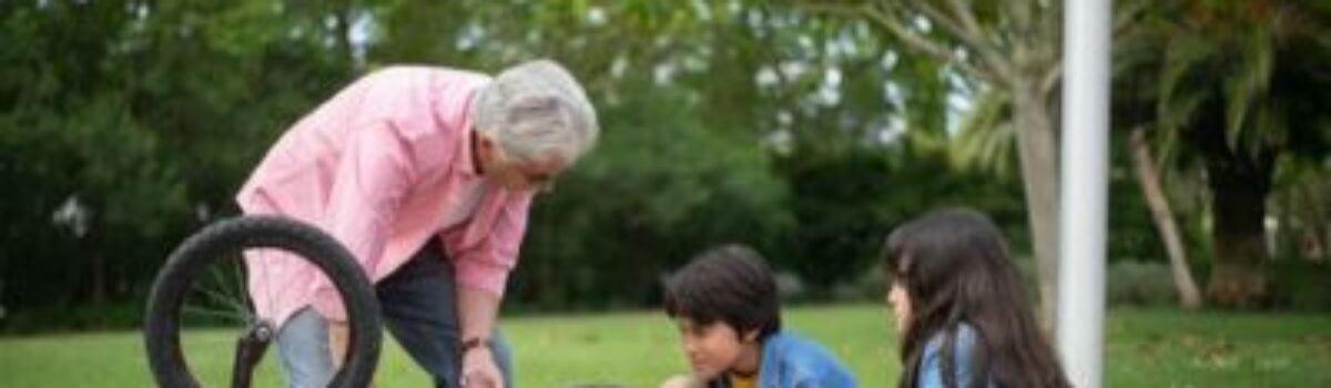 ‘Nonno mi prendi in braccio?’ Le istanze educative dei nonni (troppo spesso negate).